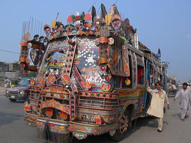 20060829_peshawar_bus.jpg